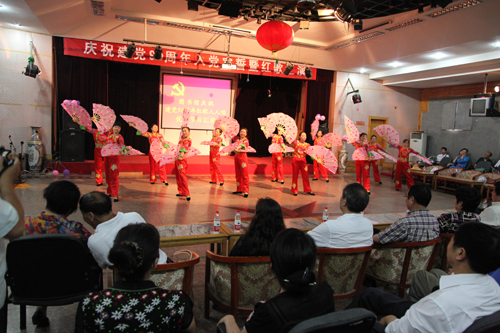 重溫紅色記憶，唱響時(shí)代強(qiáng)音——紀(jì)念建黨九十周年入黨宣誓暨紅歌人人唱優(yōu)秀節(jié)目匯演活動(dòng)策劃方案